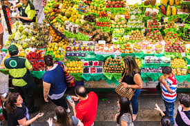 Exploring the Vibrancy of a Brazilian Market: A Colorful Journey Through Local Flavors and Traditions